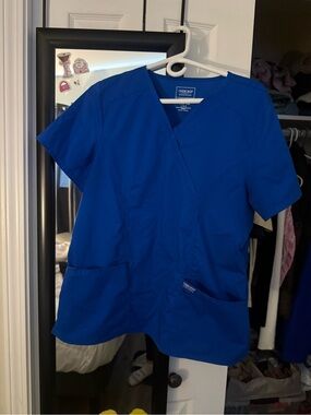 Cherokee Workwear V-neck Scrub Top in Royal Blue